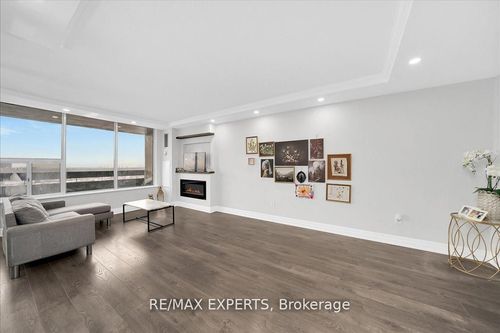 2115-11 Wincott Dr, Etobicoke, ON, M9R2R9 | Card Image