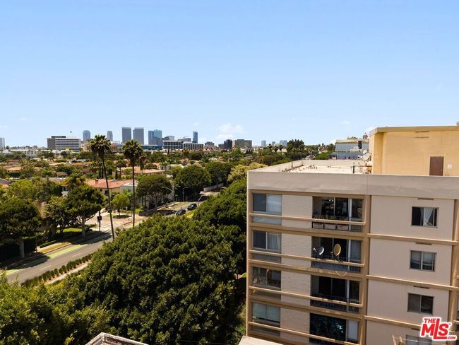 UNIT-406 - 318 N Maple Dr, Condo with 2 bedrooms, 3 bathrooms and 2 parking in Beverly Hills CA | Image 38