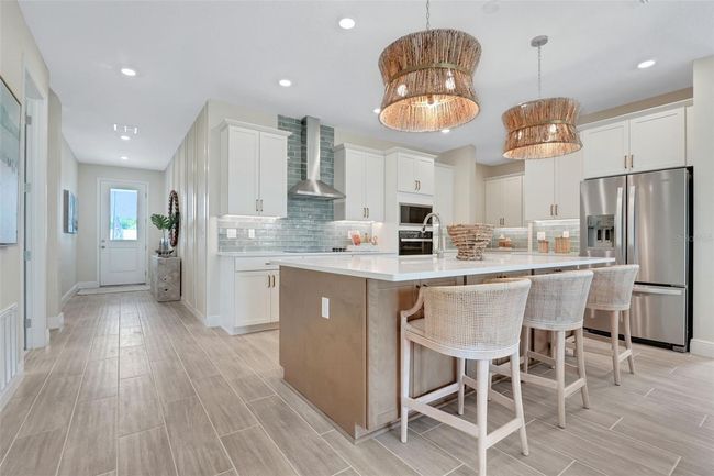 987 Fiesta Key Cir, House other with 2 bedrooms, 2 bathrooms and null parking in LADY LAKE FL | Image 13
