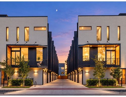 105-426 W 9th St, Dallas, TX, 75208-4681 | Card Image