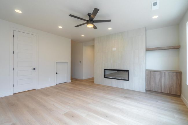 Living Area | Image 14