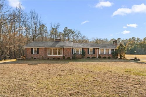 3340 E River Rd, Cardinal, VA, 23025-2052 | Card Image