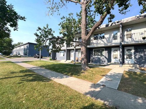303-2211 19 St Ne, Calgary, AB, T2E4Y5 | Card Image