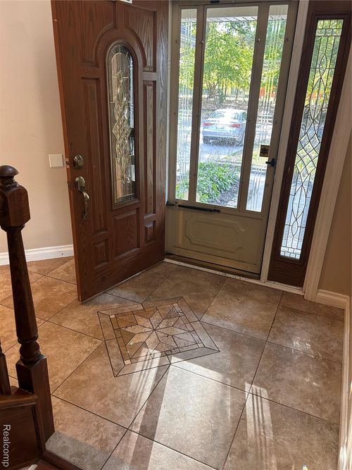 6089 Essex St, Romulus, MI, 48174-1841 | Card Image