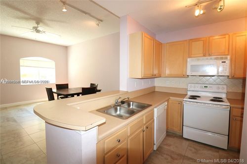 117-6001 Sw 70th St, South Miami, FL, 33143-3405 | Card Image