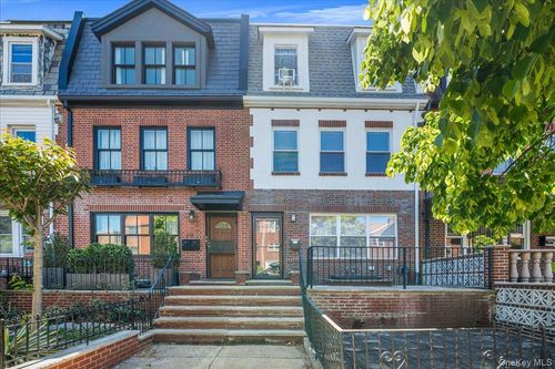 28-12 21st Avenue, New York, NY, 11105 | Card Image