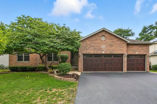 414 Sudbury Cir, Oswego, IL, 60543-7149 | Card Image