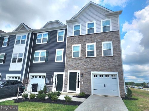 8301 Dieter Dr, ROSEDALE, MD, 21237-1571 | Card Image