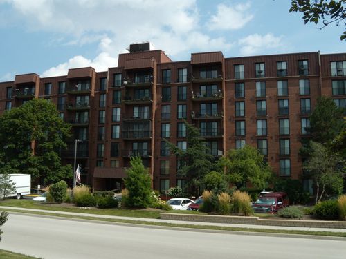 unit-508-111 Acacia Dr, Indian Head Park, IL, 60525-4404 | Card Image