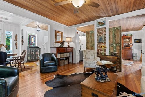 592 Cutler Ave, Mentone, AL, 35984-2505 | Card Image