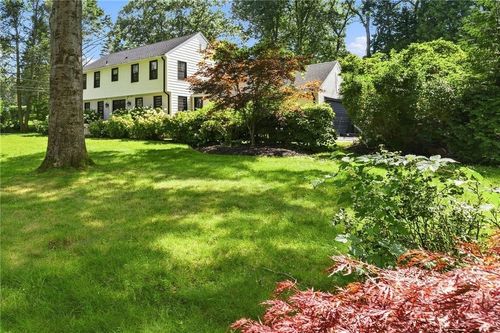 67 Love Ln, Warwick, RI, 02886-8525 | Card Image