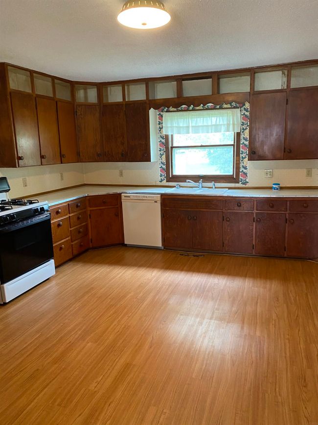 907 Iowa St, House other with 3 bedrooms, 1 bathrooms and null parking in Dysart IA | Image 8
