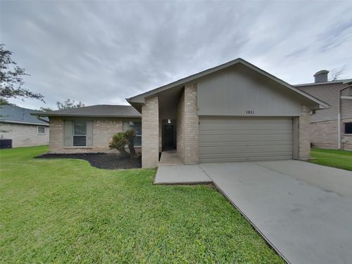 1911 Deaf Smith Drive, Richmond, TX, 77406 | Card Image