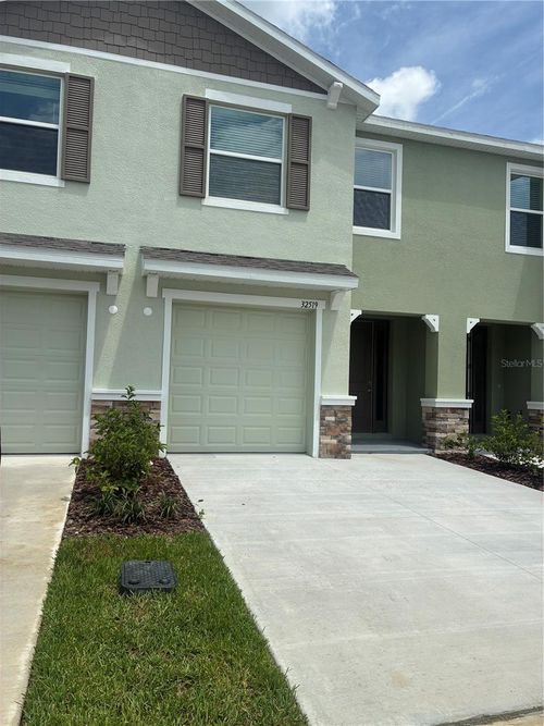 32519 Midsummer Night Ln, WESLEY CHAPEL, FL, 33543-7698 | Card Image