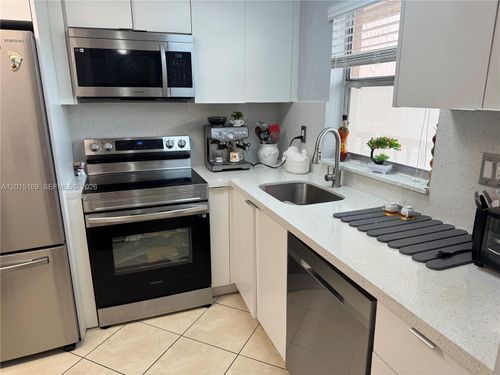 211-9580 Sunrise Lakes Blvd, Sunrise, FL, 33322-6138 | Card Image