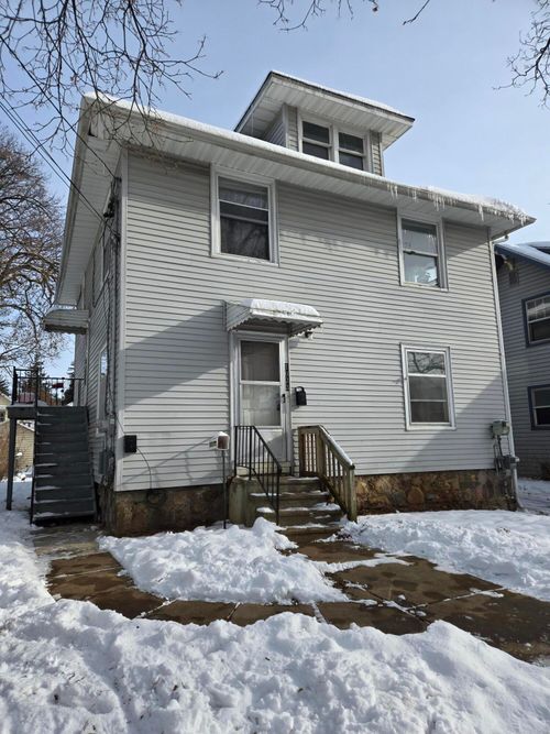 1033 1st St, Jackson, MI, 49203-3030 | Card Image