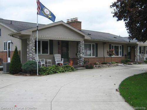 11328 Kingsley Dr, Grand Blanc, MI, 48439-1226 | Card Image
