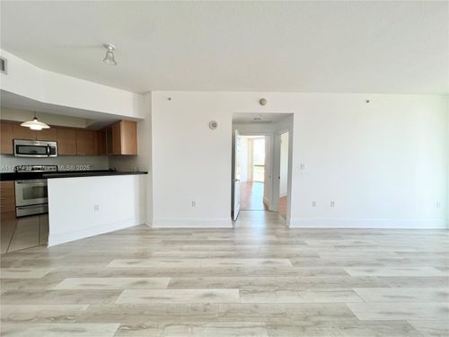 apt-411-140 S Dixie Hwy, Hollywood, FL, 33020-7317 | Card Image