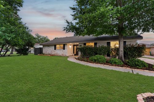 1918 Stebbins Dr, Houston, TX, 77043-2417 | Card Image