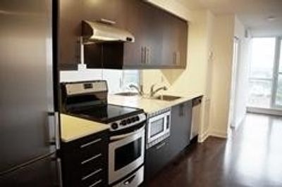 LPH18 - 320 Richmond St E, Condo with 1 bedrooms, 1 bathrooms and 1 parking in Toronto ON | Image 2