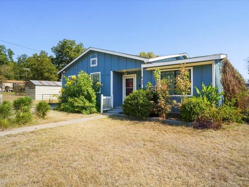 33 Park Ln, Gainesville, TX, 76240-6651 | Card Image