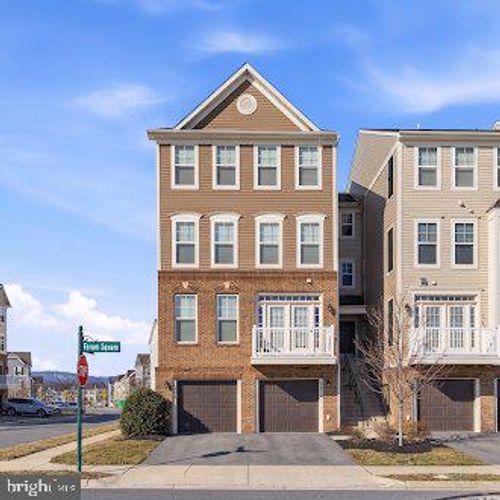 5902 Forum Sq, FREDERICK, MD, 21703-2890 | Card Image
