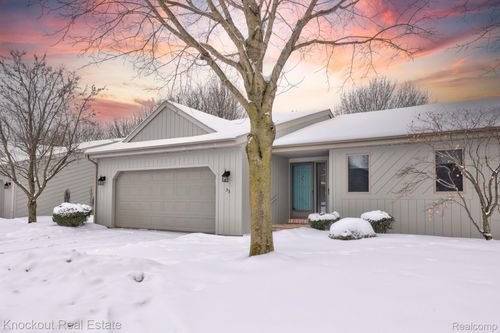 53 Pine Grove Dr, Frankenmuth, MI, 48734-1355 | Card Image