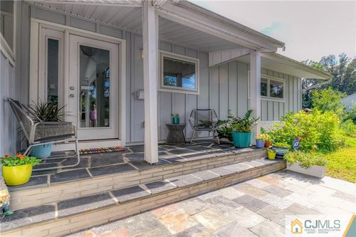 7 Lawrence Brook Dr, East Brunswick, NJ, 08816-1111 | Card Image