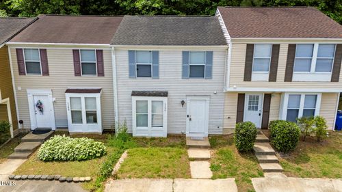 1135 Villa Green Court, Raleigh, NC, 27612 | Card Image