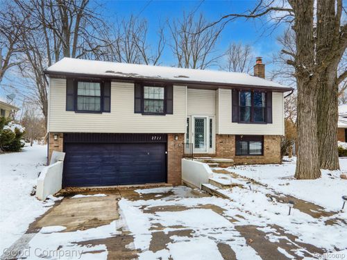 2711 Winter Dr, Troy, MI, 48083-5794 | Card Image