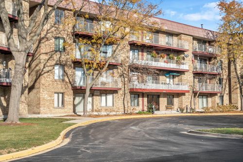 apt-212-5400 Astor Ln, Rolling Meadows, IL, 60008-4190 | Card Image
