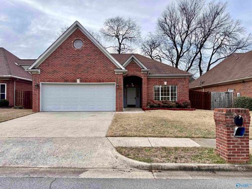 492 Sussex Dr Sw, Huntsville, AL, 35824-1342 | Card Image