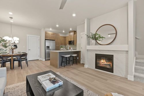 20718 Se Scout Pl, Bend, OR, 97702-3119 | Card Image