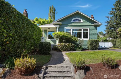 530 N 83rd Street, Seattle, WA, 98103 | Card Image