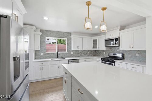 1948 Stevely Ave, Long Beach, CA, 90815-5023 | Card Image