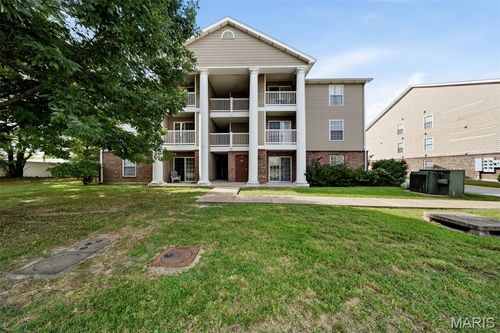 104-660 Materdie Ln, Florissant, MO, 63031-6115 | Card Image