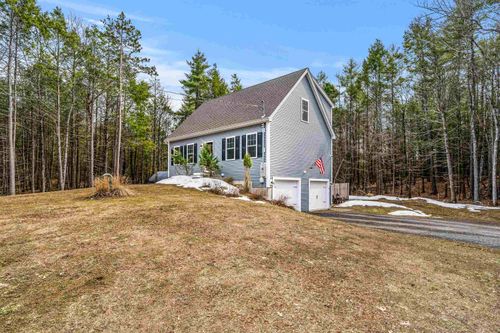 85 Kennard Rd, Nottingham, NH, 03290-5806 | Card Image