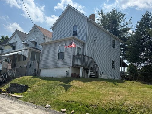423 Lowell St, Vandergrift, PA, 15690-1575 | Card Image