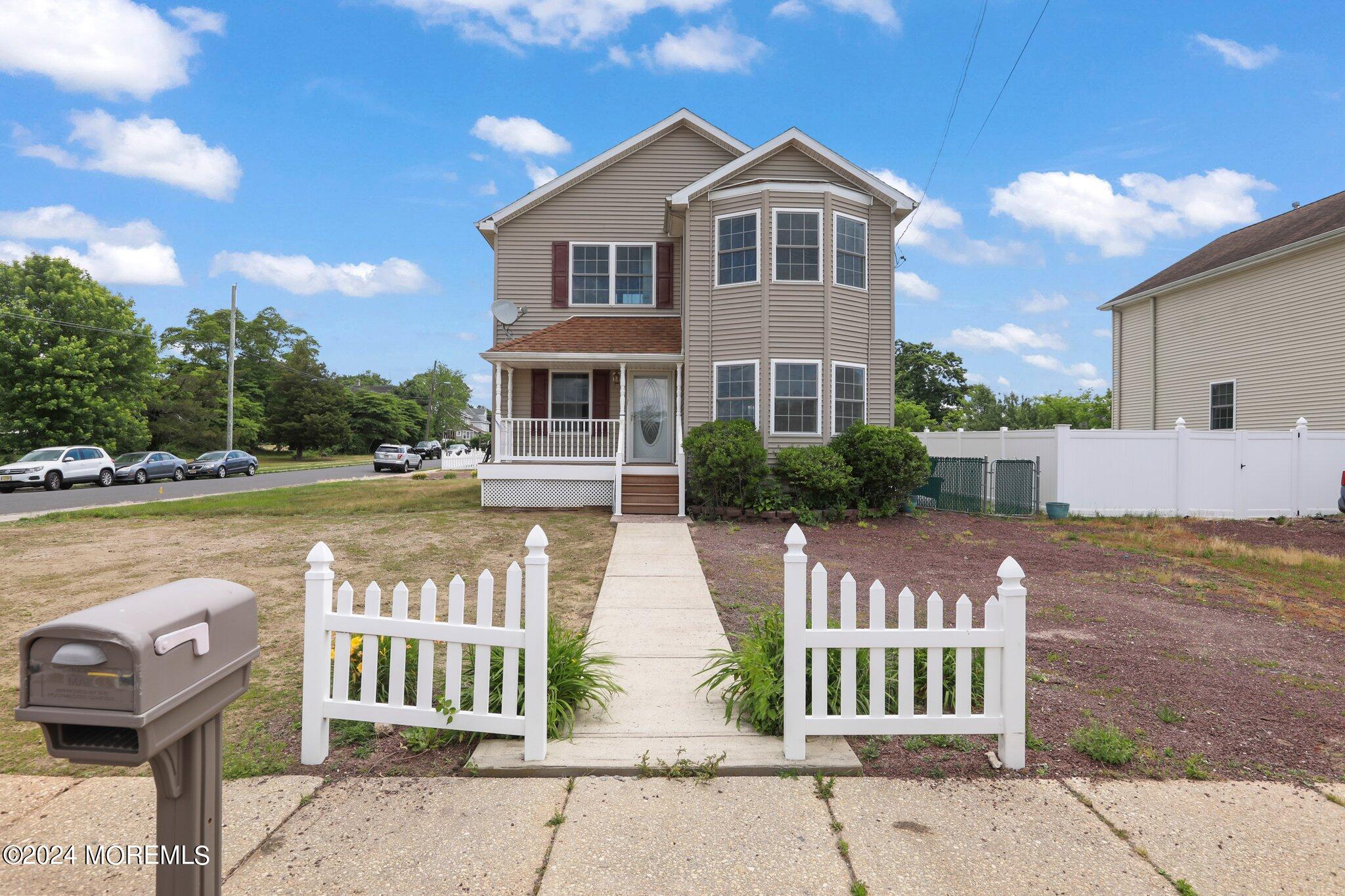 Green St, Tuckerton, NJ 08087