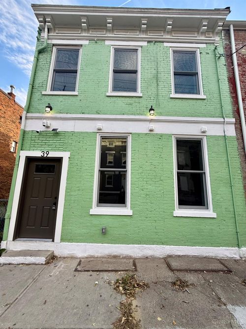 39 E Clifton Ave, Cincinnati, OH, 45202 | Card Image