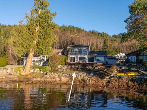 6343 Marmot Road, Sechelt, BC, V7Z0L2 | Card Image