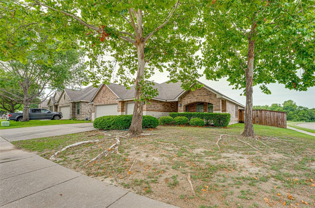 Bluecap Ct, Mesquite, TX 75181