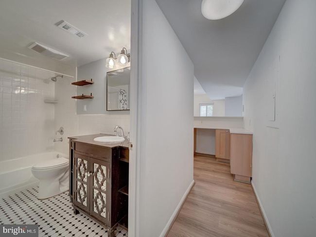APT-101 - 5017 7 Th Rd S, Condo with 2 bedrooms, 2 bathrooms and null parking in ARLINGTON VA | Image 32