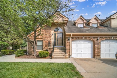 13 Willow Pkwy, Buffalo Grove, IL, 60089-6609 | Card Image
