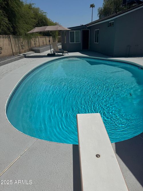 5040 N 69th Dr, Glendale, AZ, 85303-6205 | Card Image