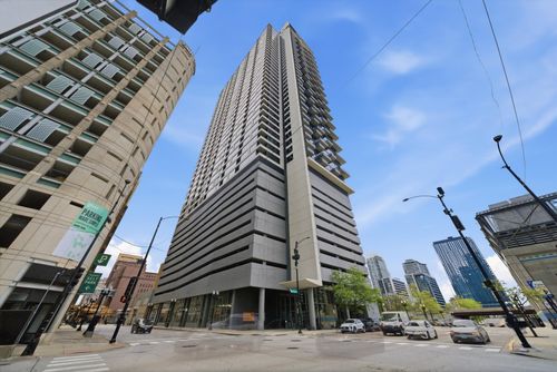 3814-235 W Van Buren St, Chicago, IL, 60607-3943 | Card Image
