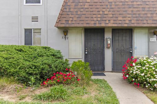 5712 Hillsdale Blvd, Sacramento, CA, 95842-3031 | Card Image