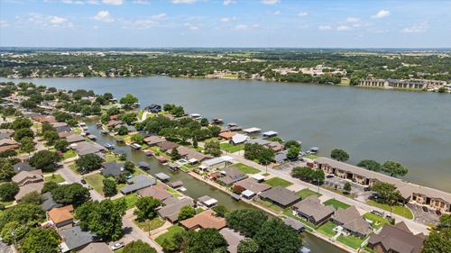 706 Tahiti Dr, Granbury, TX, 76048-2563 | Card Image