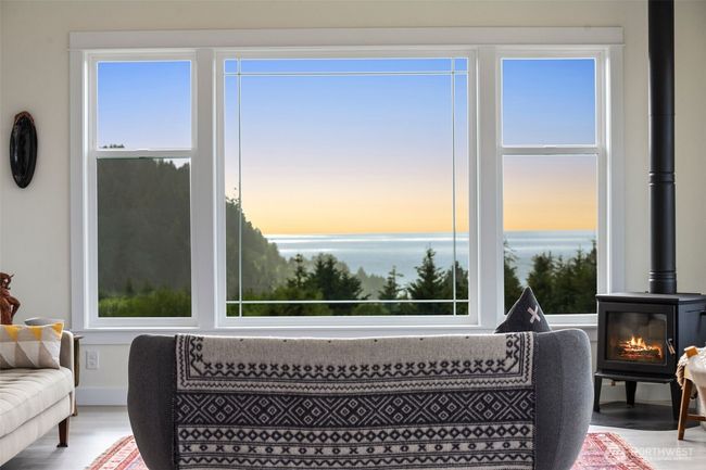 3030 Oceanview Ct, House other with 3 bedrooms, 3 bathrooms and 2 parking in Ilwaco WA | Image 4