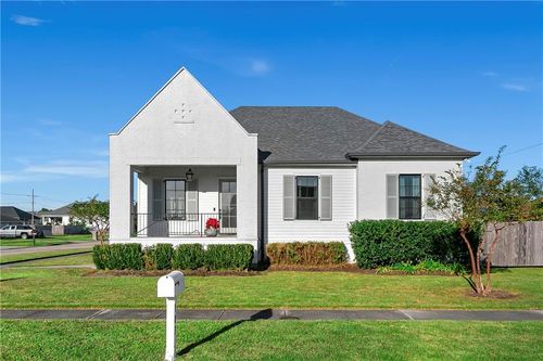 103 Bear Drive, Arabi, LA, 70032 | Card Image